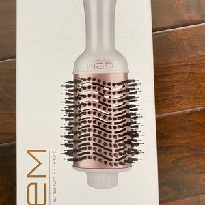Blow Dryer hair brush.